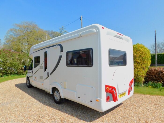 Auto-Trail Apache 700 SE. Fiat 2.3 6 BERTH with 4 x 3 Point Seat Belts with Front and Rear Lounge and Dining Areas. £41,999 - Image 29