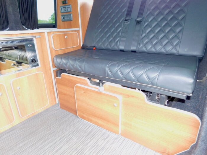 Camper King VW 4 Berth Camper Van 2.0 Tdi with 5 Seatbelts. Only 42,000 miles and 2 owners from New. 2014 64 plate. £34,999 - Image 23