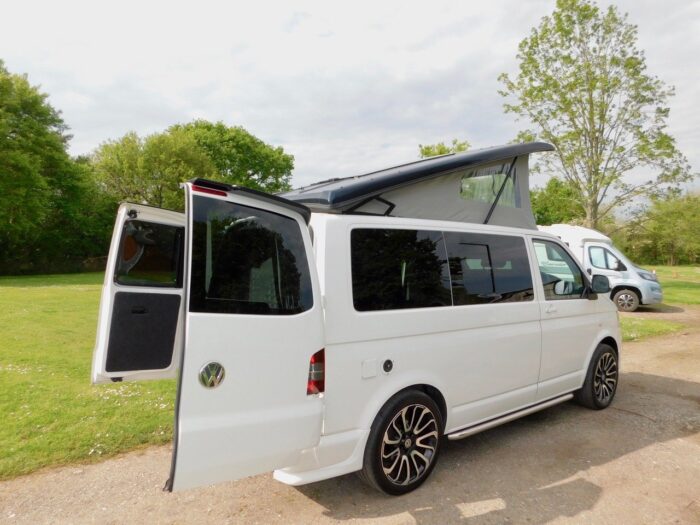 Camper King VW 4 Berth Camper Van 2.0 Tdi with 5 Seatbelts. Only 42,000 miles and 2 owners from New. 2014 64 plate. £34,999 - Image 17