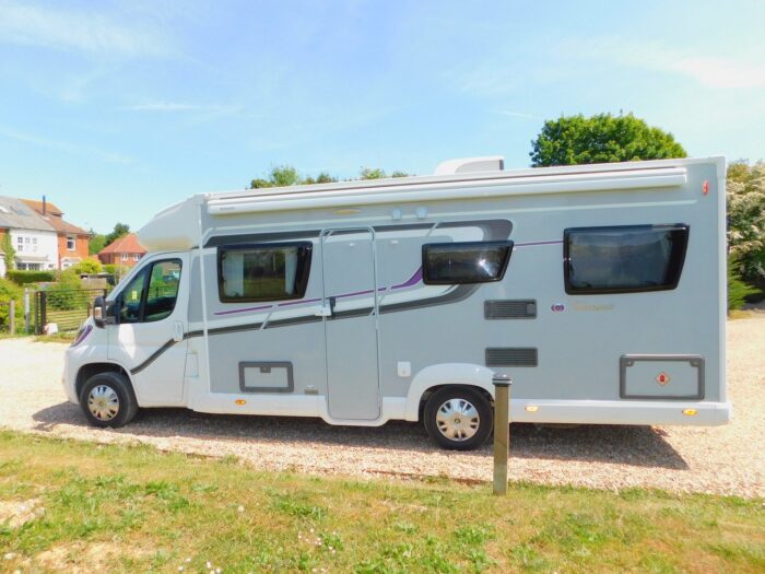 Elddis Sussex Fontwell Special Edition 196 Peugeot 2.0 Hdi with 6 Berth and 6 Seatbelts and Front and Rear Lounge and Dining Areas and with Only 16,800 miles from New in November 2016. £44,999 - Image 29