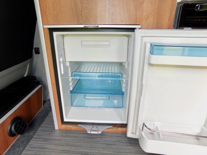 Camper King VW 4 Berth Camper Van 2.0 Tdi with 5 Seatbelts. Only 42,000 miles and 2 owners from New. 2014 64 plate. £34,999 - Image 11
