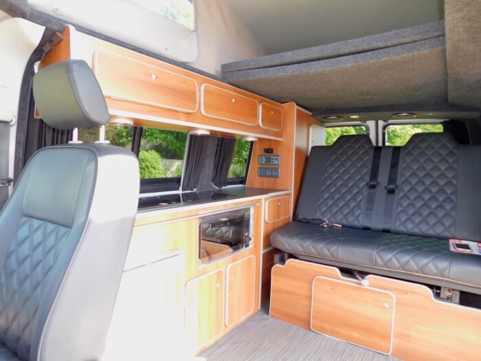 Camper King VW 4 Berth Camper Van 2.0 Tdi with 5 Seatbelts. Only 42,000 miles and 2 owners from New. 2014 64 plate. £34,999 - Image 4