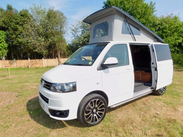 Camper King VW 4 Berth Camper Van 2.0 Tdi with 5 Seatbelts. Only 42,000 miles and 2 owners from New. 2014 64 plate. £34,999 - Image 3