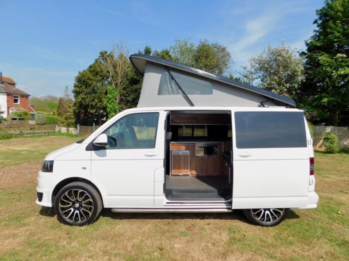 Camper King VW 4 Berth Camper Van 2.0 Tdi with 5 Seatbelts. Only 42,000 miles and 2 owners from New. 2014 64 plate. £34,999 - Image 2