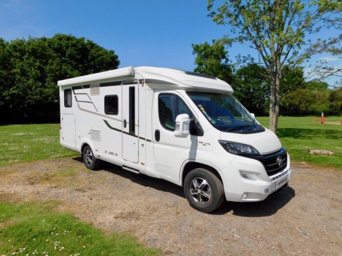 Hymer EXSIS T 588. 2018 Luxury Compact 2 Berth with Twin Beds Over the Huge Garage. 4 x Seatbelts. Plated at 3500 Kgs. **ULEZ COMPLIANT** £58,999 - Image 25