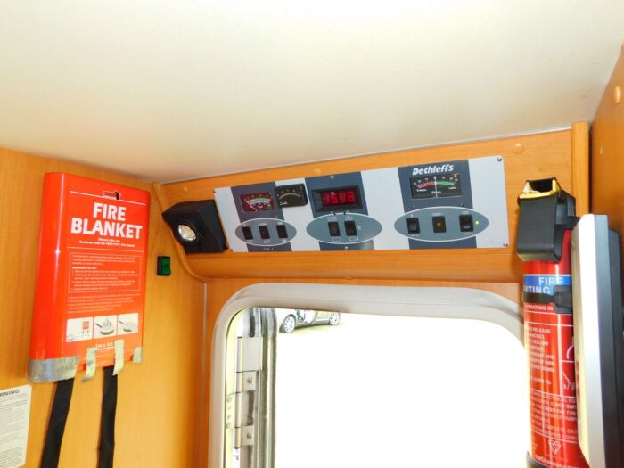 Dethleffs Globebus Fiat 2.3 Jtd Luxury 4 Berth. Rear LOUNGE and 5 Seatbelts. £32,999 - Image 15