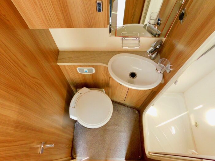 Bessacarr 462 Luxury 2 Berth with Huge REAR U SHAPE LOUNGE. Only 6.43m Long. Ultimate Specification. ULEZ Compliant.. £39,999 - Image 29
