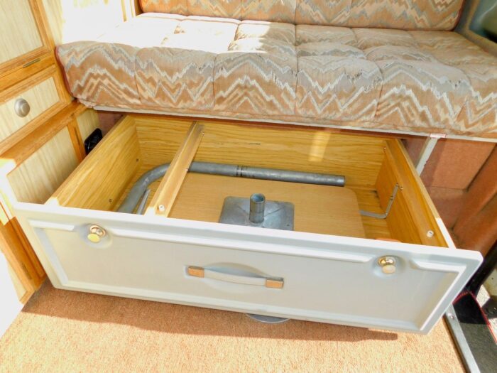 Auto-Sleeper Trident VW T4 2.4d 2 Plus 2 Berth Campervan 1994 with Low Mileage and Power Assisted Steering.  £10,999 Ideal Project - Image 8