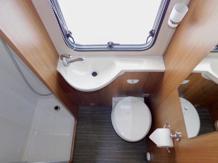Auto-Trail Tribute t625 AUTOMATIC Fiat 2.3 150 bhp Euro 6 Engine, 4 Berth with 2 x Seat Belts 2018 with Only 11,200 miles from New. ULEZ Compliant. (Deposit Now Taken) - Image 11