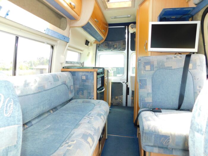 Auto-Sleeper Duetto Luxury 2 Berth Campervan in Silver with AIR CONDITIONING. 2007 with only 69,000 miles from New. £24,999 - Image 8