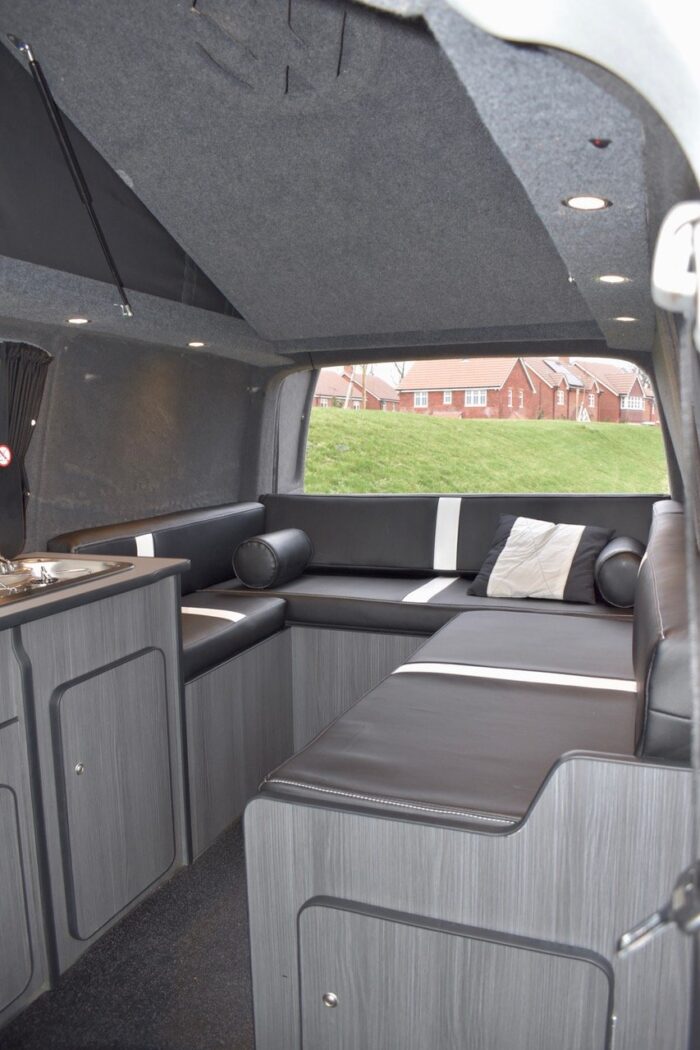 VW T5 1.9d Pop Top with REAR LOUNGE and 2 Plus 2 Sleeping. February 2008. £17,999 - Image 13