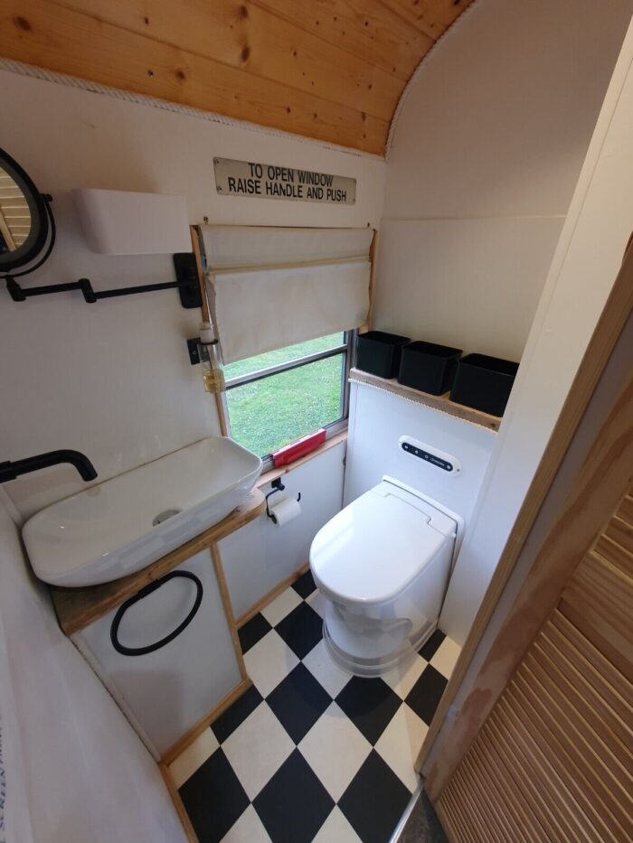 2006 International CE300 American school bus conversion. £74,999 - Image 15