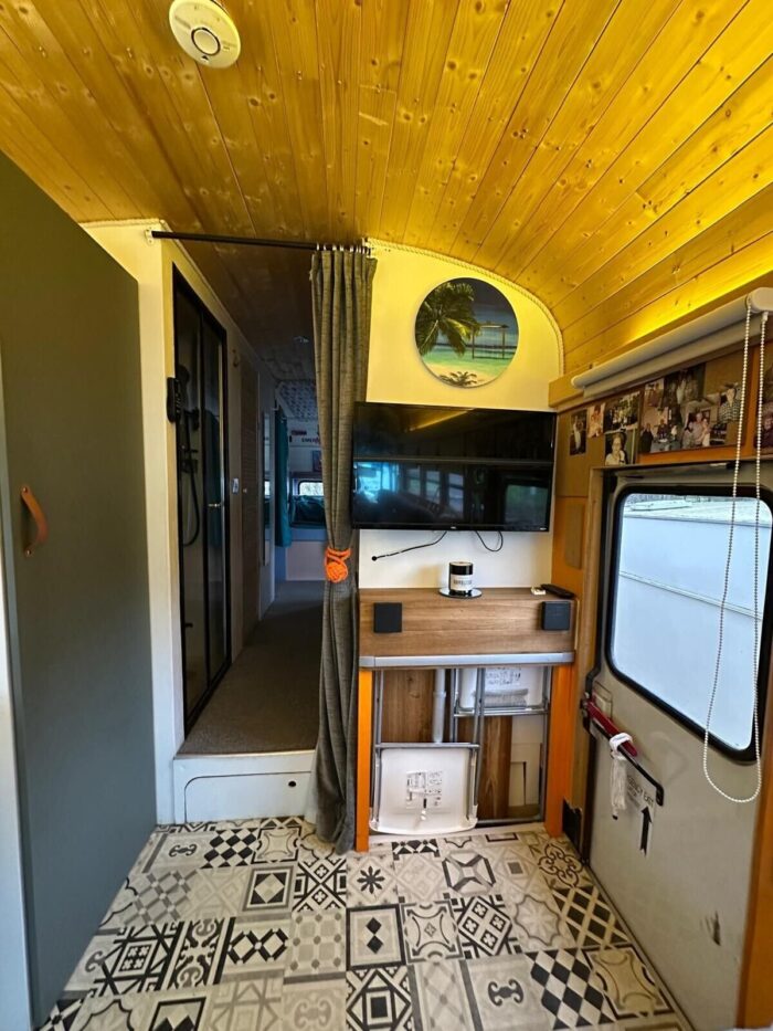 2006 International CE300 American school bus conversion. £74,999 - Image 7