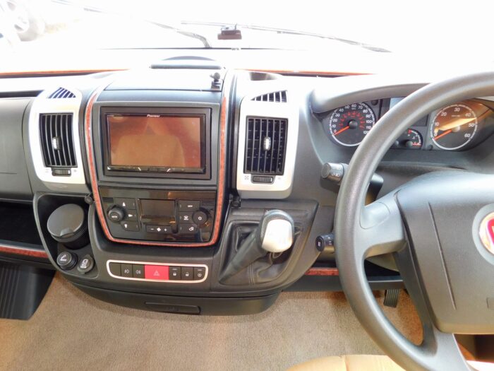 Carthago Compactline I 143 AUTOMATIC Luxury 4 BERTH. Only One Previous Owner. £59,999 - Image 24