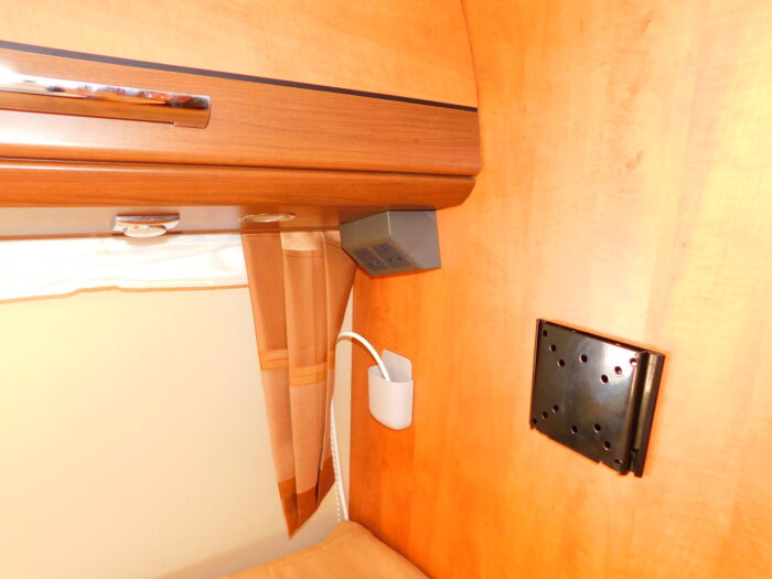 Carthago Compactline I 143 AUTOMATIC Luxury 4 BERTH. Only One Previous Owner. £59,999 - Image 22