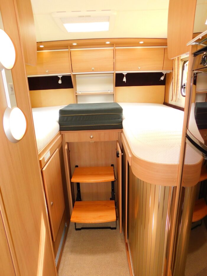 BURSTNER Ixeo IT 726 Luxury 4 Berth 2011 Motorhome with Large Garage, Twin Rear Beds or a Huge Double and a Double Drop Down Bed. Only 5,370 miles from New £39,999 - Image 21