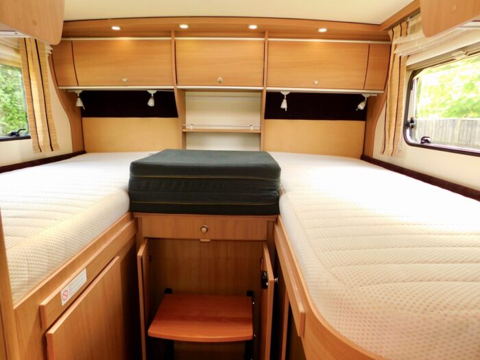 BURSTNER Ixeo IT 726 Luxury 4 Berth 2011 Motorhome with Large Garage, Twin Rear Beds or a Huge Double and a Double Drop Down Bed. Only 5,370 miles from New £39,999 - Image 19