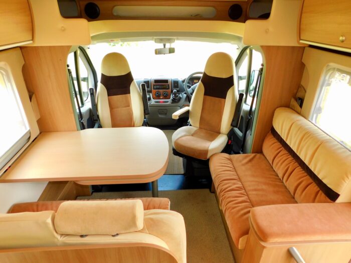 BURSTNER Ixeo IT 726 Luxury 4 Berth 2011 Motorhome with Large Garage, Twin Rear Beds or a Huge Double and a Double Drop Down Bed. Only 5,370 miles from New £39,999 - Image 7