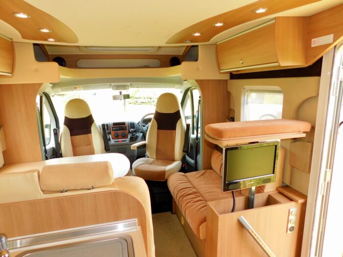 BURSTNER Ixeo IT 726 Luxury 4 Berth 2011 Motorhome with Large Garage, Twin Rear Beds or a Huge Double and a Double Drop Down Bed. Only 5,370 miles from New £39,999 - Image 27