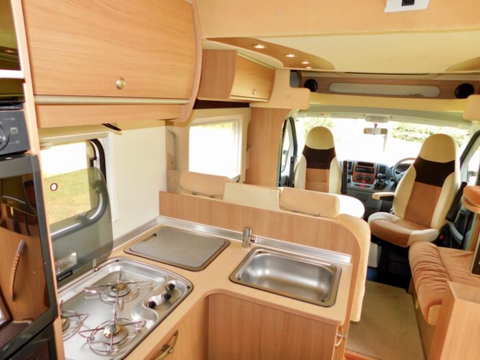 BURSTNER Ixeo IT 726 Luxury 4 Berth 2011 Motorhome with Large Garage, Twin Rear Beds or a Huge Double and a Double Drop Down Bed. Only 5,370 miles from New £39,999 - Image 11