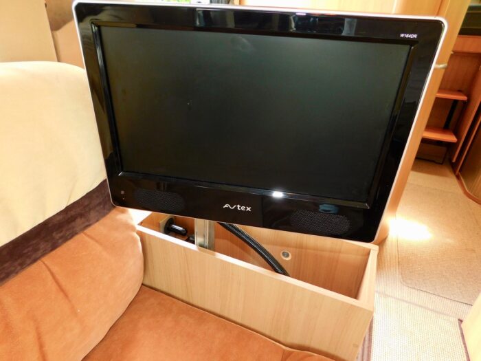 BURSTNER Ixeo IT 726 Luxury 4 Berth 2011 Motorhome with Large Garage, Twin Rear Beds or a Huge Double and a Double Drop Down Bed. Only 5,370 miles from New £39,999 - Image 29