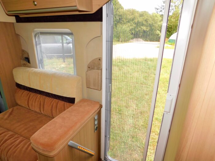 BURSTNER Ixeo IT 726 Luxury 4 Berth 2011 Motorhome with Large Garage, Twin Rear Beds or a Huge Double and a Double Drop Down Bed. Only 5,370 miles from New £39,999 - Image 28