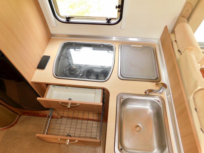 BURSTNER Ixeo IT 726 Luxury 4 Berth 2011 Motorhome with Large Garage, Twin Rear Beds or a Huge Double and a Double Drop Down Bed. Only 5,370 miles from New £39,999 - Image 10