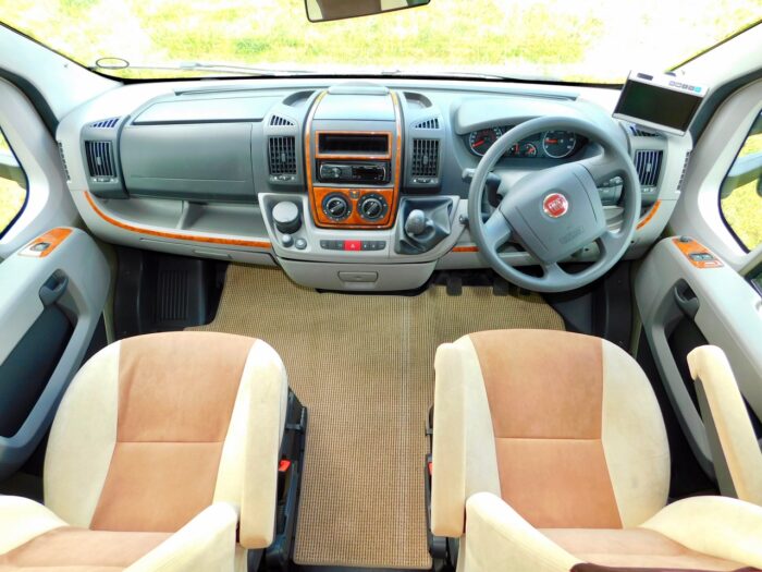 BURSTNER Ixeo IT 726 Luxury 4 Berth 2011 Motorhome with Large Garage, Twin Rear Beds or a Huge Double and a Double Drop Down Bed. Only 5,370 miles from New £39,999 - Image 3
