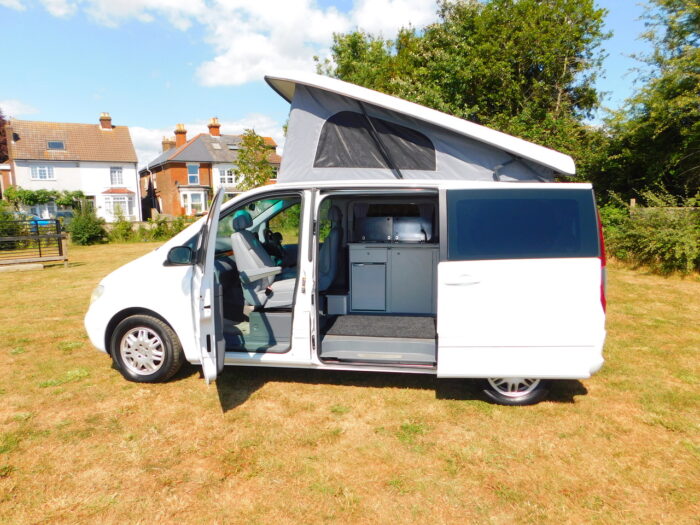 Mercedes-Benz Viano 3.2 Petrol V6 AUTOMATIC 2 puls 2 Campervan by Free Spirit with Only 21,539 miles from New. £25,999 - Image 18