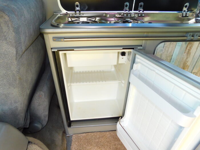 Mazda Bongo PETROL Automatic Professional Conversion 2 + 2 Berth Smooth and Silky Petrol Automatic Engine.. £11,999 - Image 10