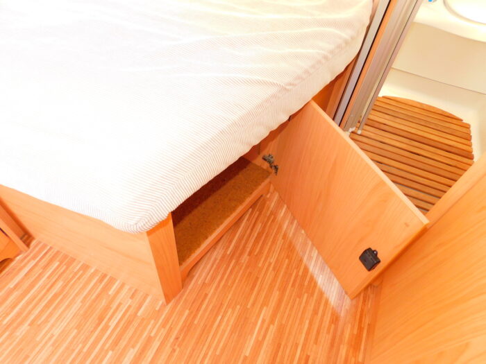BURSTNER Solano T615 3 to 4 Berth, 4 Seatbelts 6.9m long and 2.3m Wide with a Gross Weight of 3500kg Sold - Image 18