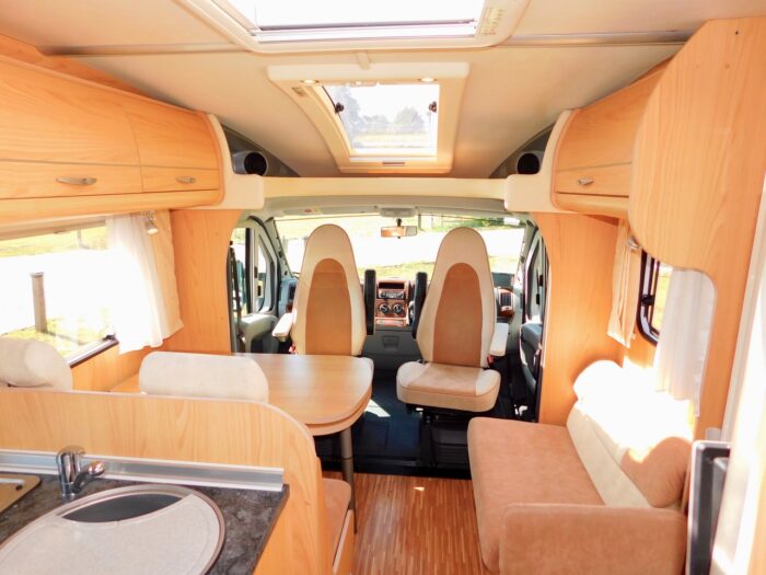 BURSTNER Solano T615 3 to 4 Berth, 4 Seatbelts 6.9m long and 2.3m Wide with a Gross Weight of 3500kg Sold - Image 9