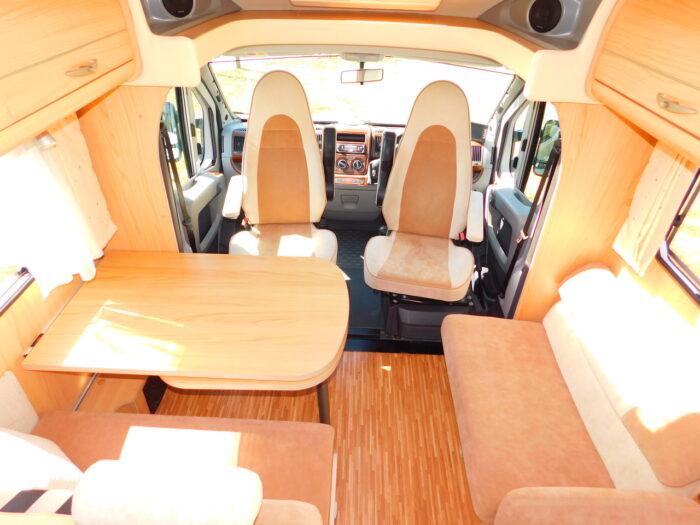BURSTNER Solano T615 3 to 4 Berth, 4 Seatbelts 6.9m long and 2.3m Wide with a Gross Weight of 3500kg Sold - Image 8