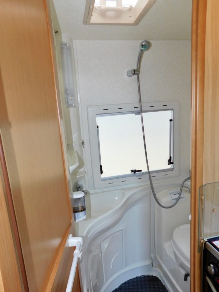 Auto-Sleeper Pollensa Peugeot 5 Berth with 4 SEAT BELTS and only 39,253 miles from New. £24,999 - Image 15