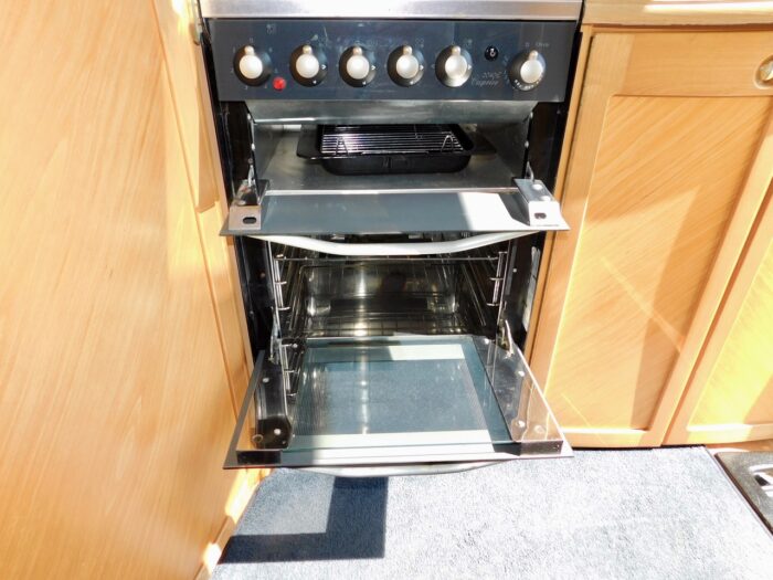 Auto-Sleeper Pollensa Peugeot 5 Berth with 4 SEAT BELTS and only 39,253 miles from New. £24,999 - Image 11