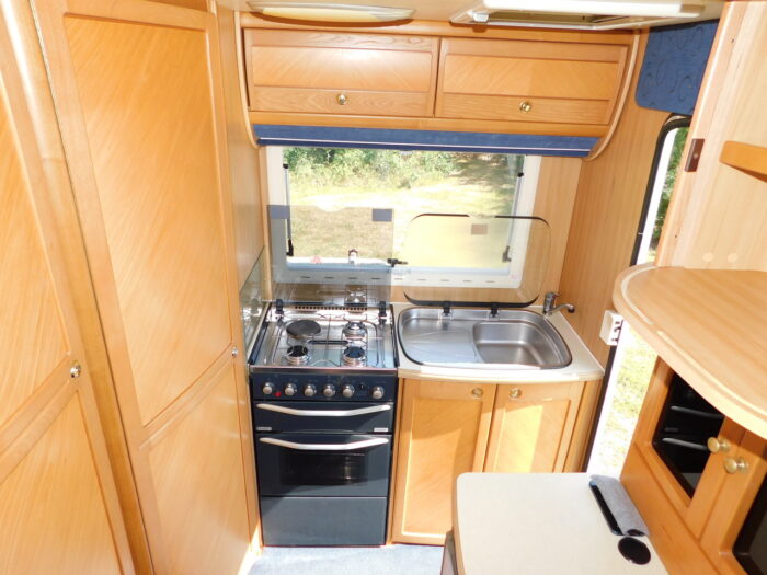 Auto-Sleeper Pollensa Peugeot 5 Berth with 4 SEAT BELTS and only 39,253 miles from New. £24,999 - Image 9