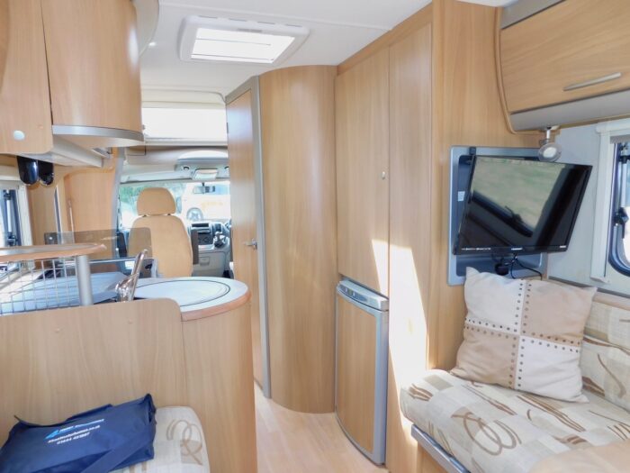 Swift Bolero 630 PR Luxury 2 Berth with Large U Shape Rear Lounge. Only approximately 6.5m Long. Plated at 3500 Kgs. £29,999 - Image 13