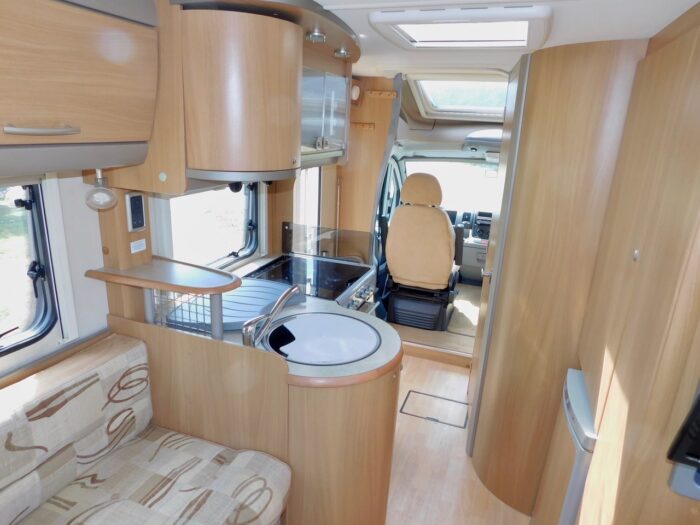 Swift Bolero 630 PR Luxury 2 Berth with Large U Shape Rear Lounge. Only approximately 6.5m Long. Plated at 3500 Kgs. £29,999 - Image 8