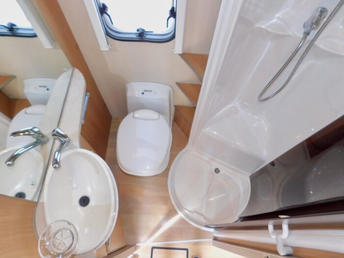 Swift Bolero 630 PR Luxury 2 Berth with Large U Shape Rear Lounge. Only approximately 6.5m Long. Plated at 3500 Kgs. £29,999 - Image 16