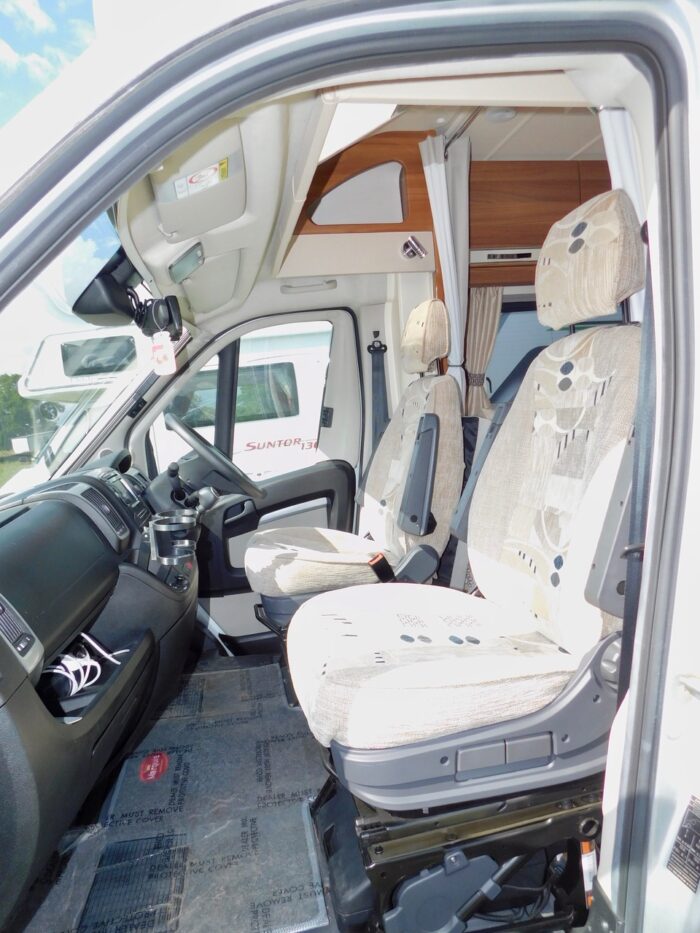 Elddis MAJESTIC 275 Luxury 2 Berth Motorhome with Huge Lounge and Only 4,716 Miles from New. £47,999 - Image 28