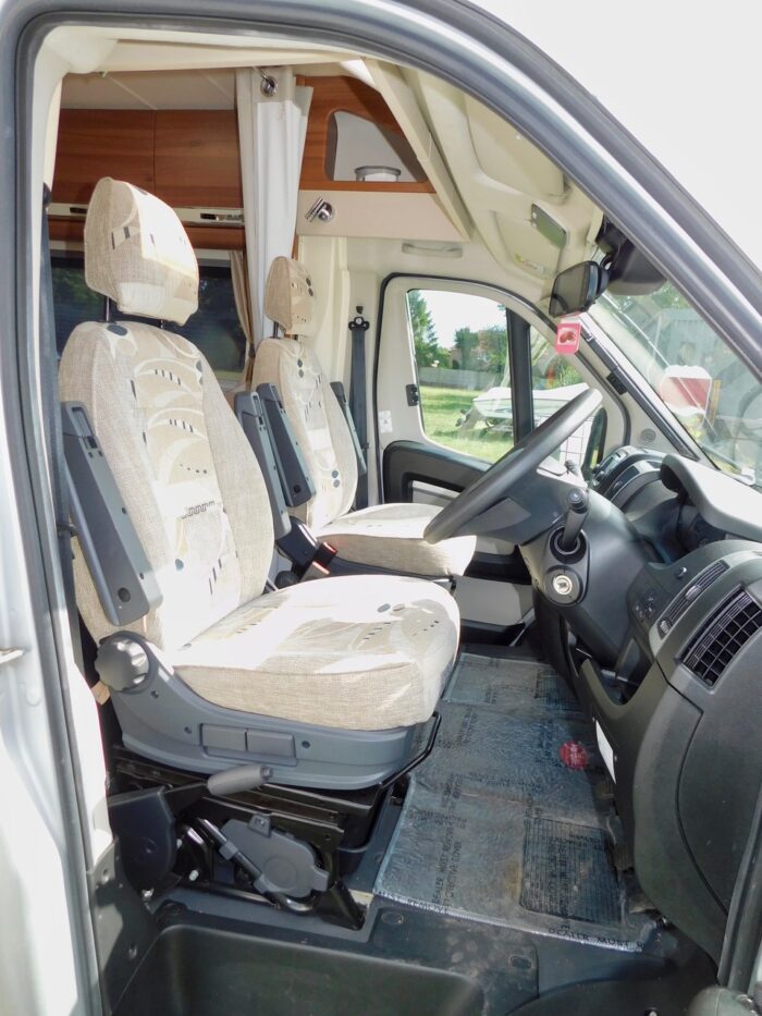 Elddis MAJESTIC 275 Luxury 2 Berth Motorhome with Huge Lounge and Only 4,716 Miles from New. £47,999 - Image 23