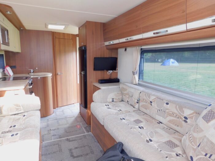 Elddis MAJESTIC 275 Luxury 2 Berth Motorhome with Huge Lounge and Only 4,716 Miles from New. £47,999 - Image 5