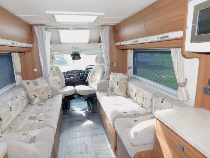 Elddis MAJESTIC 275 Luxury 2 Berth Motorhome with Huge Lounge and Only 4,716 Miles from New. £47,999 - Image 8
