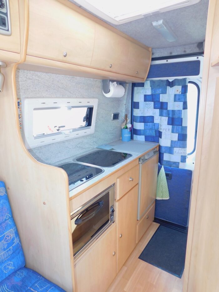 Devon Firebrand Luxury 2 Berth Camper Van with 3 x 3 Point Seat Belts and Under 6m Long. £24,999 - Image 13