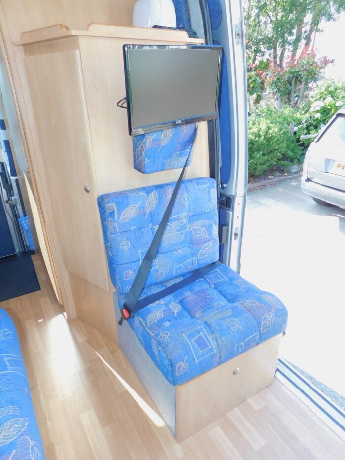 Devon Firebrand Luxury 2 Berth Camper Van with 3 x 3 Point Seat Belts and Under 6m Long. £24,999 - Image 9