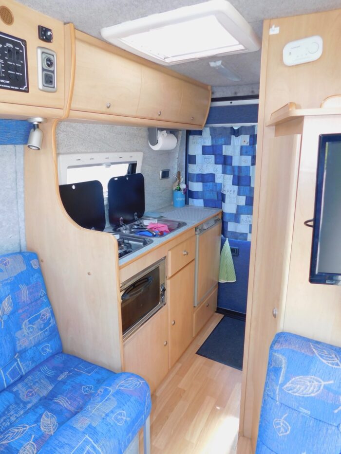 Devon Firebrand Luxury 2 Berth Camper Van with 3 x 3 Point Seat Belts and Under 6m Long. £24,999 - Image 14