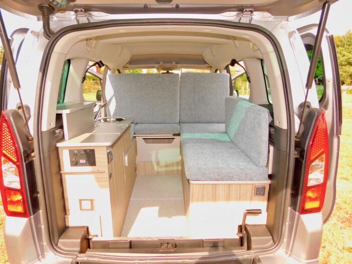 Peugeot Partner 1.6L Hdi with a 2 Berth Horizon Camper Van Conversion that can easily be used as your Everyday Car as well as a Camper Van. 2017 with Only 29,000 miles from New.. £20,000 - Image 23