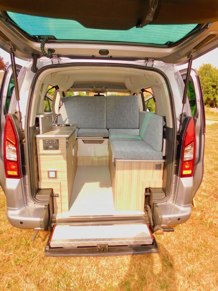 Peugeot Partner 1.6L Hdi with a 2 Berth Horizon Camper Van Conversion that can easily be used as your Everyday Car as well as a Camper Van. 2017 with Only 29,000 miles from New.. £20,000 - Image 18