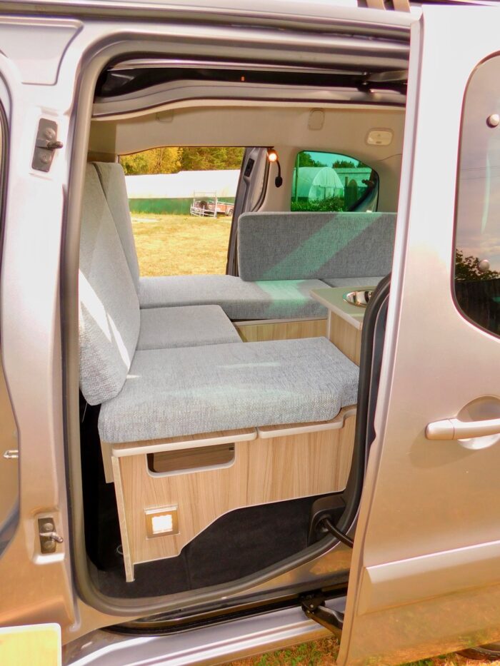 Peugeot Partner 1.6L Hdi with a 2 Berth Horizon Camper Van Conversion that can easily be used as your Everyday Car as well as a Camper Van. 2017 with Only 29,000 miles from New.. £20,000 - Image 17