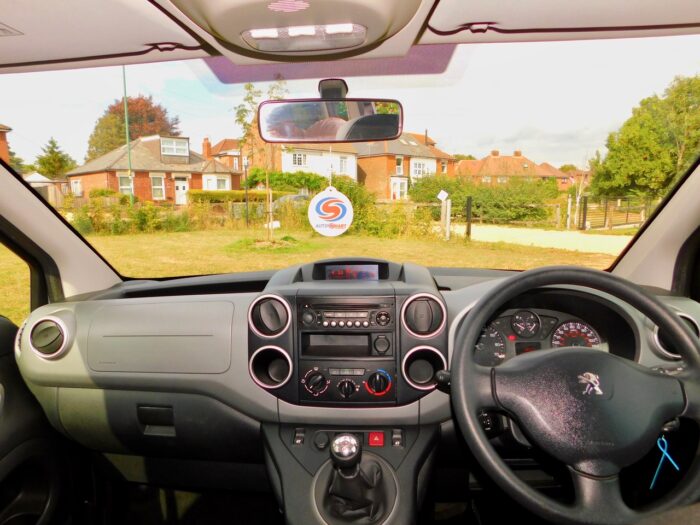 Peugeot Partner 1.6L Hdi with a 2 Berth Horizon Camper Van Conversion that can easily be used as your Everyday Car as well as a Camper Van. 2017 with Only 29,000 miles from New.. £20,000 - Image 15